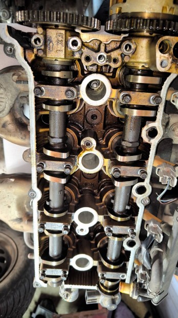 Suzuki Ignis M13A hengerfej 2003-10 1.3vvt