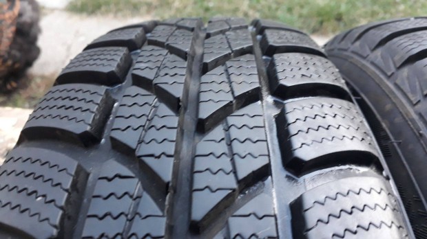 Suzuki Ignis Wagon R Swift3-4 s Toyota Yaris autkra tli elad