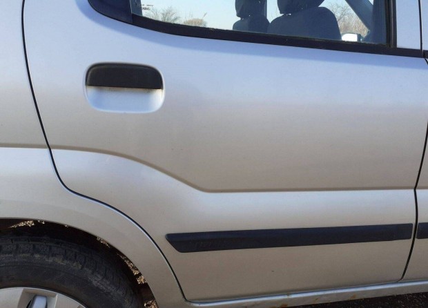 Suzuki Ignis ajtk 2003