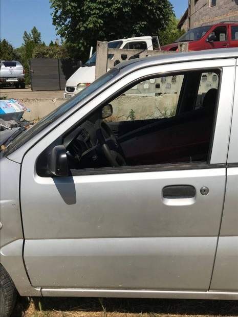 Suzuki Ignis bal első ajtó Z2S ezüst