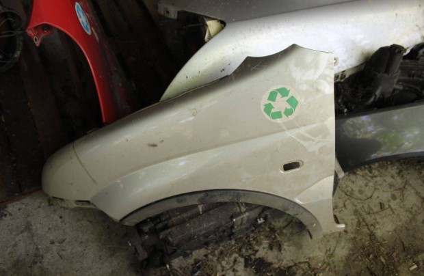 Suzuki Ignis bal első sárvédő