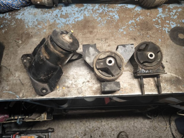 Suzuki Ignis benzines motor tart bak gumibak 2003-