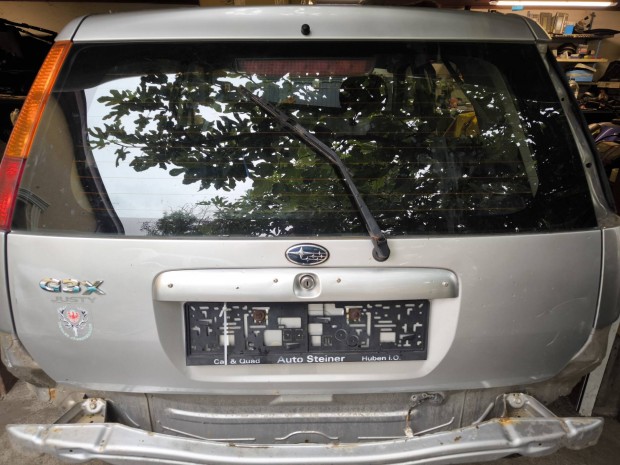 Suzuki Ignis csomagtér ajtó kis hibával