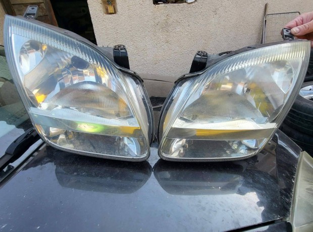 Suzuki Ignis els� f�nysz�r�p�r