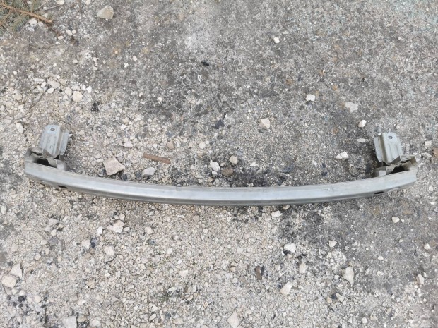 Suzuki Ignis els� l�kh�r�t� merev�t� vas 