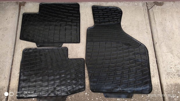 Suzuki Ignis gumisznyegek