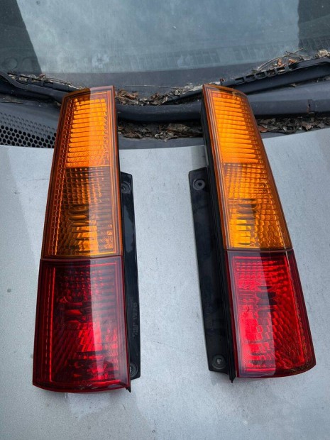Suzuki Ignis hátsó lámpa pár