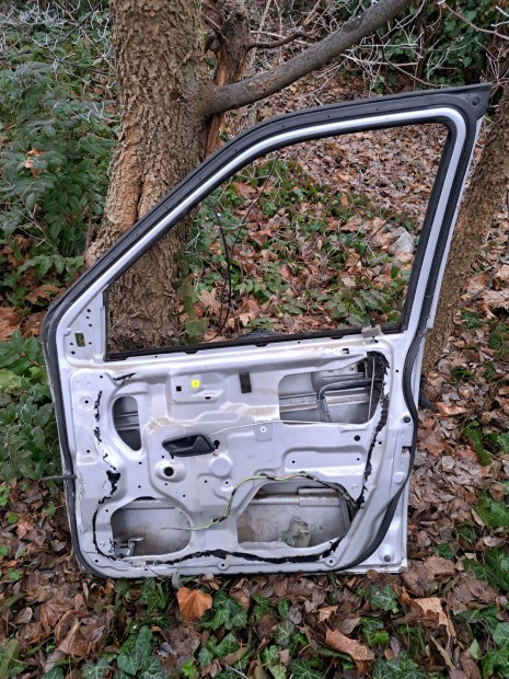 Suzuki Ignis jobb els ajt, ezst