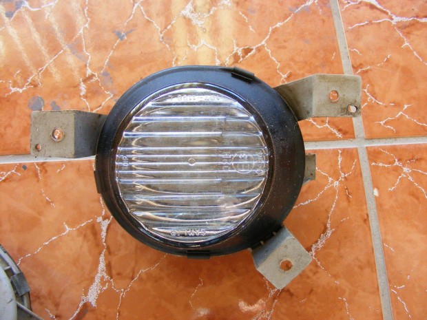 Suzuki Ignis jobb k�dl�mpa elad�