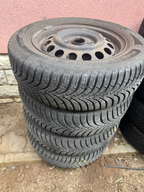 Suzuki Ignis lemezfelni téli gumikkal