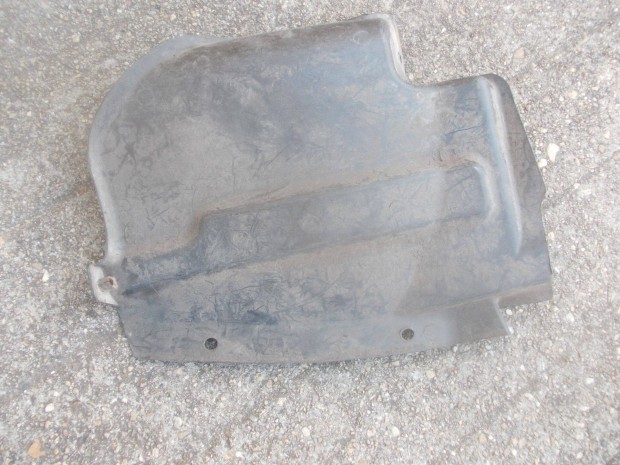 Suzuki Ignis magyar jobb hátsó műanyag doblemez/ dobbetét 2003-2010