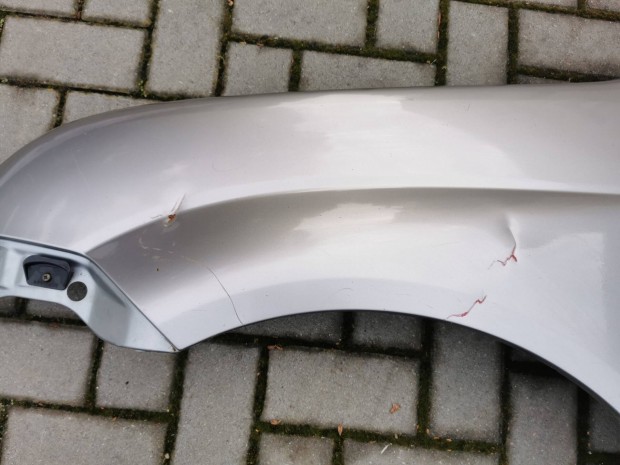 Suzuki Ignis motorh�ztet� f�nysz�r� bal els� s�rv�d� 