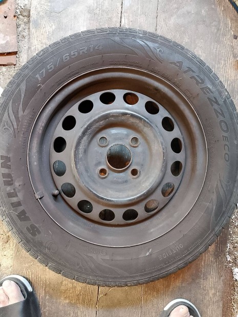 Suzuki Ignis nyári abroncsok felnivel együtt