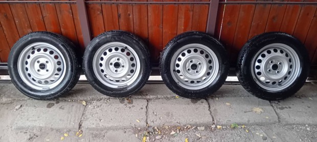 Suzuki Ignis t�li ker�k garnit�ra 14 colos (4x100) ez�st lemezfelnin