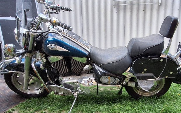 Suzuki Intruder 1500 Elad