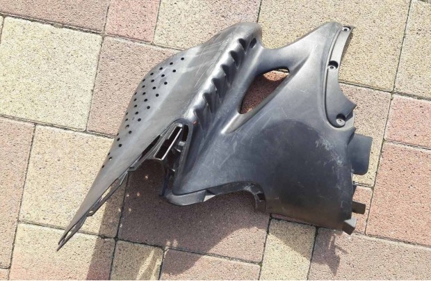 Suzuki Katana lábtartó jobb