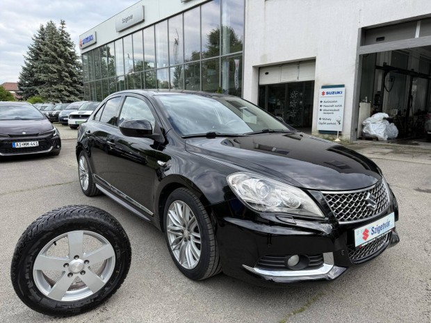 Suzuki Kizashi 2WD manuális váltós garanciával...