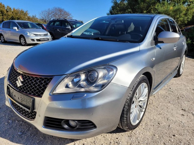 Suzuki Kizashi 2.4 Sdlx CVT 4WD Igazolt 135ekm...