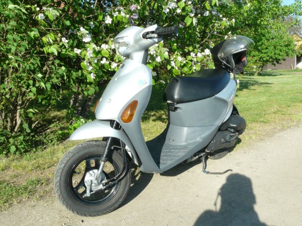Suzuki Let's 4 robogó eladó UZ50GK5