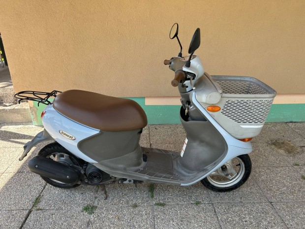Suzuki Lets 4 Basket 4 ütemű moped robogó