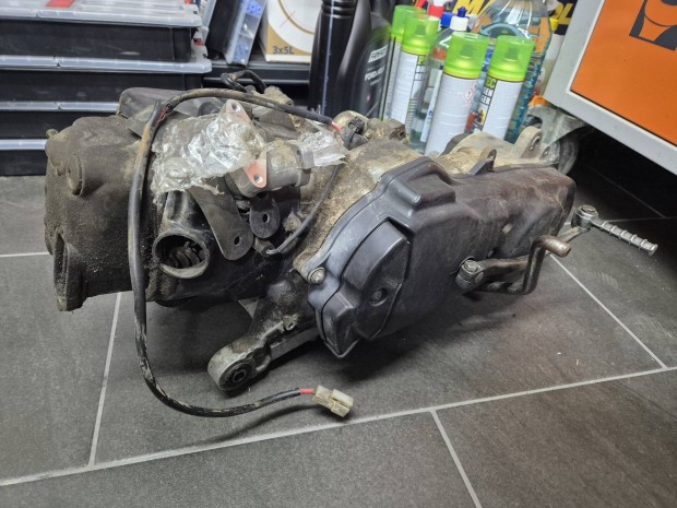 Suzuki Lets 4 bontott motorblokk 4T