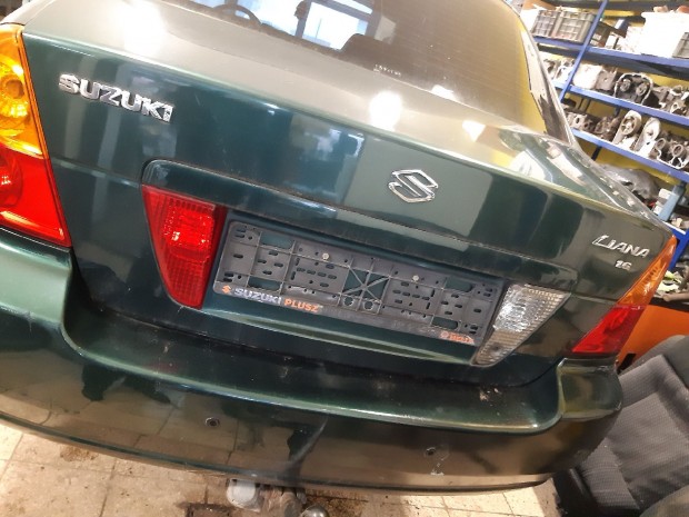 Suzuki Liana Csomagt�r Ajt�