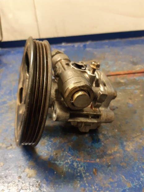 Suzuki Liana Korm�nyszerv� Szivatty�