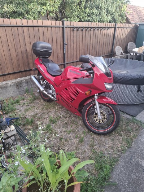 Suzuki RF600r