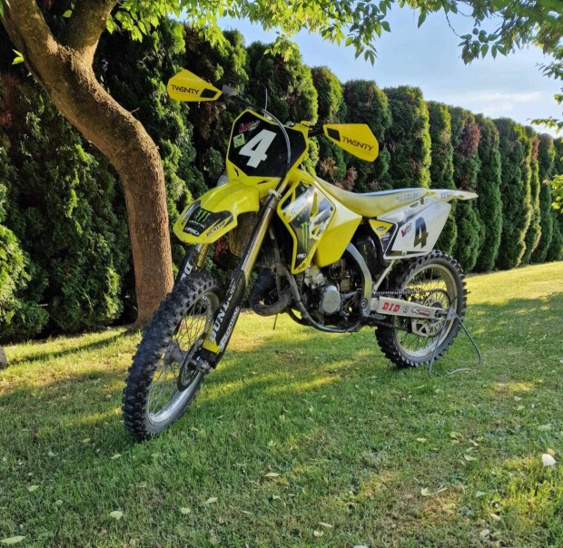 Suzuki RM125