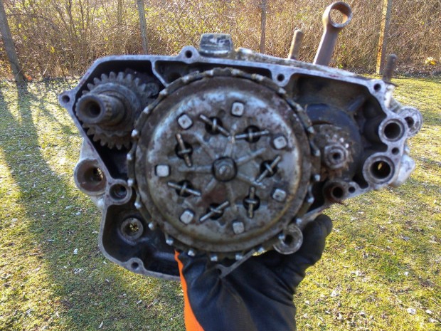 Suzuki RM nagyon hiányos-rozsdás motorblokk eladó