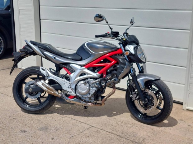 Suzuki SFV 650 Gladius