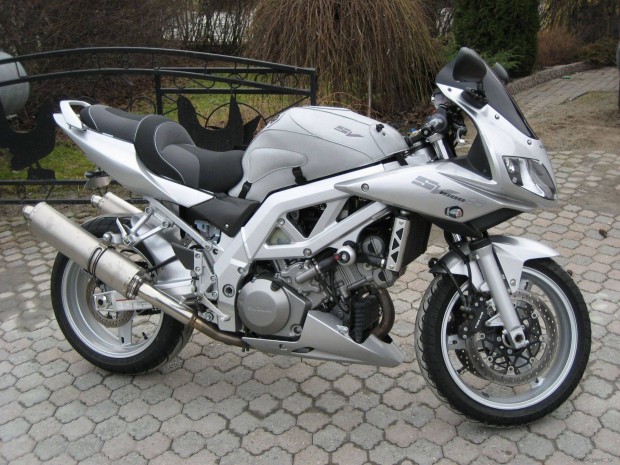 Suzuki SV1000 hasidom