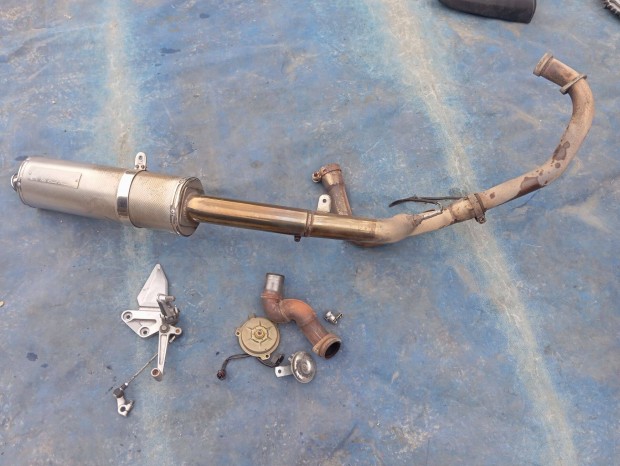 Suzuki SV 1000 alkatr�sz , kipufog�