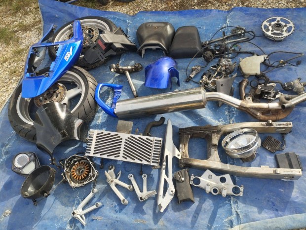Suzuki SV 650 03 alkatrészek