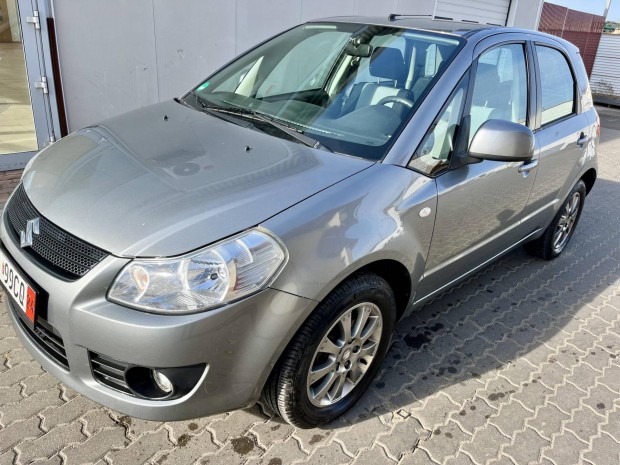 Suzuki SX4 1.6 GS Alufelni.Vonhorog.Szervizk.....