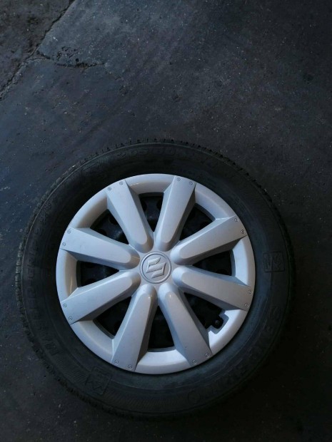 Suzuki SX4-Es Tligumi Szett Felnivel s Dsztrcsval Elad !