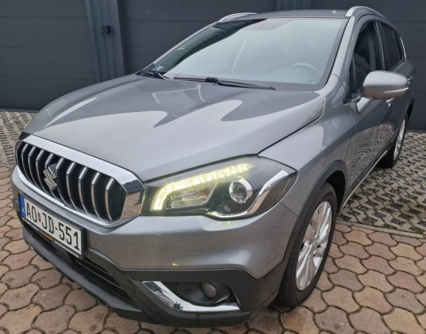 Suzuki SX4 S-Cross 1.0T GL+ Nagyon Sz�p. 1 Tula...