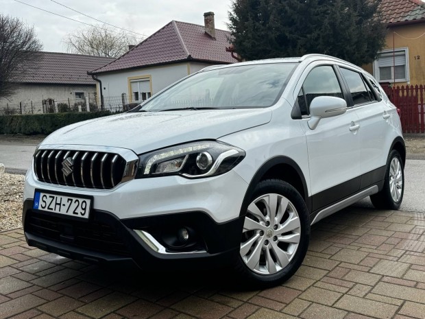 Suzuki SX4 S-Cross 1.4 Hybrid GL+/114.000.km/Szervizk�nyves