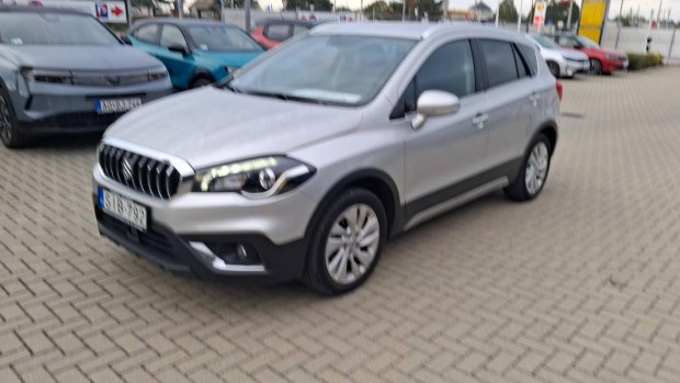 Suzuki SX4 S-Cross 1.4 Hybrid GL+ Vezetett szer...