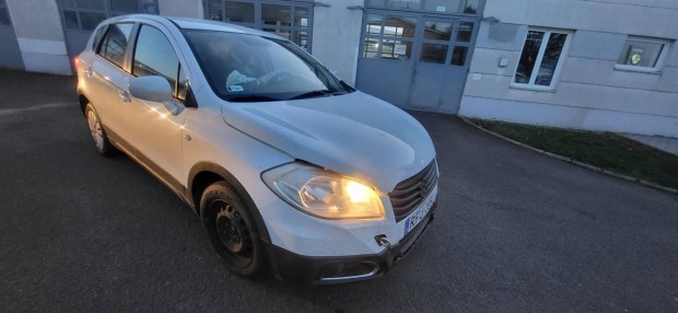 Suzuki SX4 S-Cross 1.6 DDiS GL 158000km! Indul!