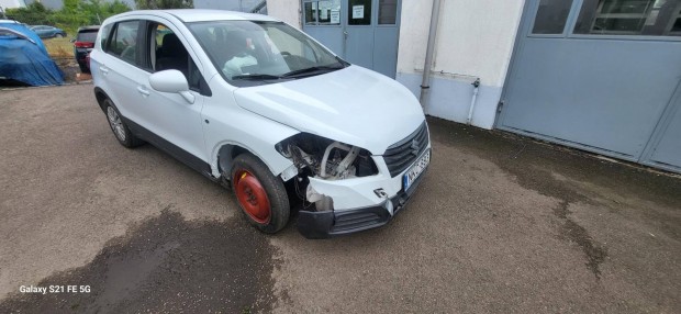 Suzuki SX4 S-Cross 1.6 GL Plusz Indul-zemkpes...