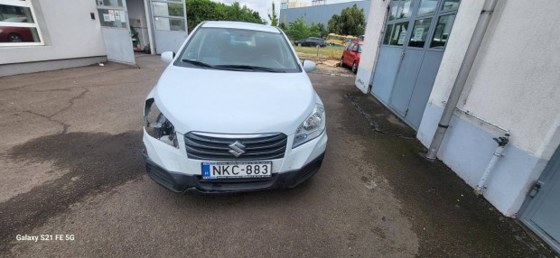 Suzuki SX4 S-Cross 1.6 GL Plusz Indul-zemkpes...