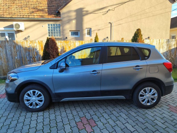 Suzuki SX4 S-Cross GL+ Hybrid