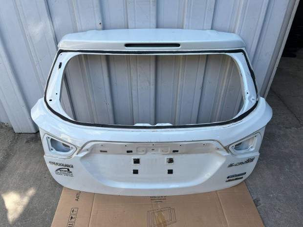 Suzuki SX4 S-Cross csomagtér ajtó
