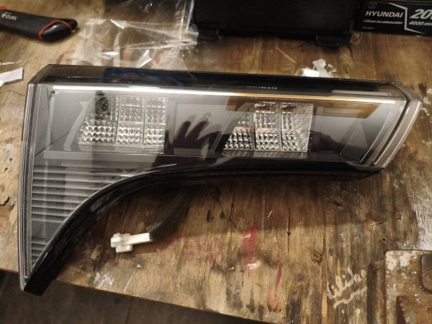 Suzuki SX4 S Cross gy�ri bal h�ts� l�mpa 