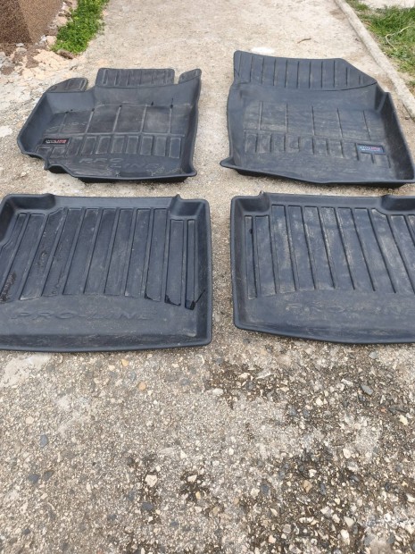 Suzuki SX4 S-Cross m�retpontos gumisz�nyeg garnit�ra