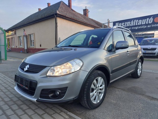 Suzuki SX4 Sedan 1.6 GLX Combiback!Keylessgo!