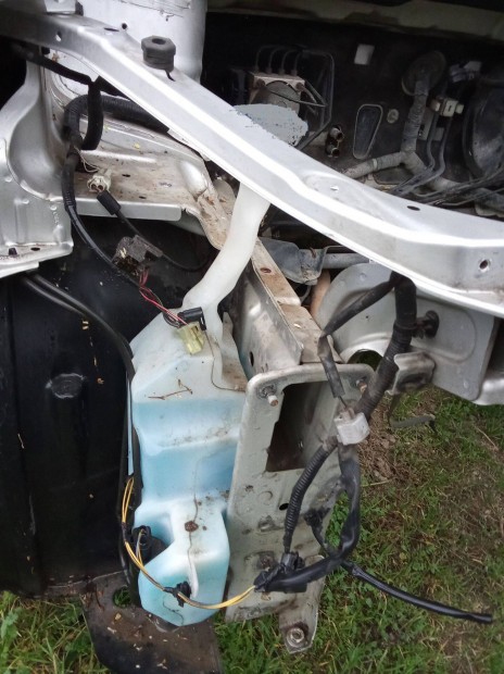 Suzuki SX4 ablakmos� tart�ly motorral