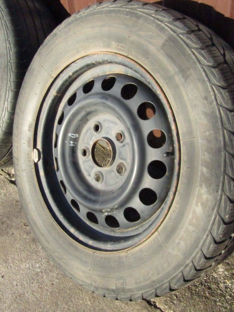 Suzuki SX4 acélfelni Bridgestone téligumival