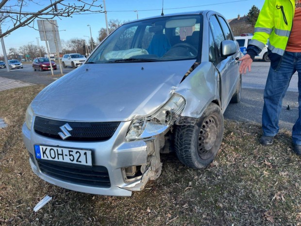 Suzuki SX4 alkatrsznek elad